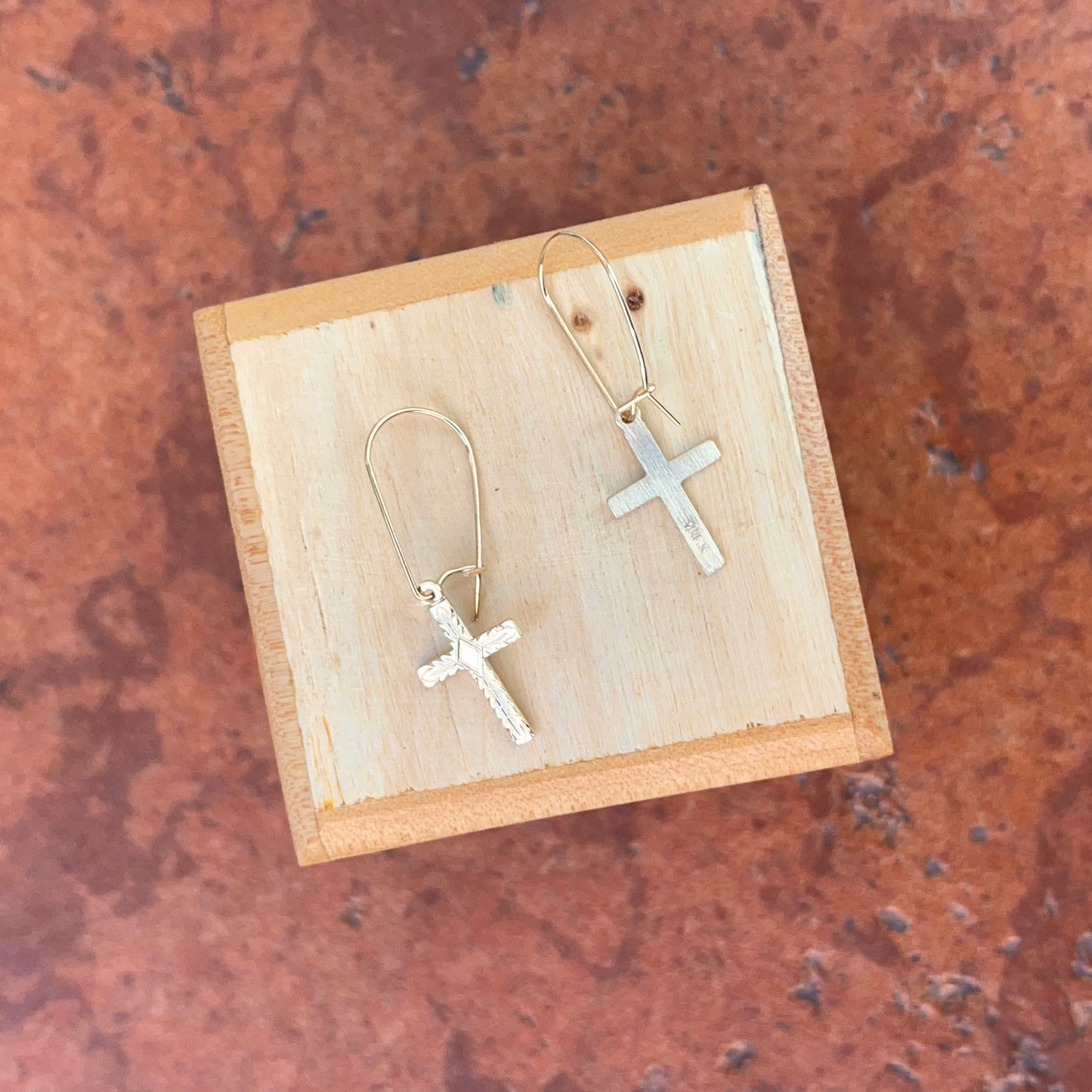 14KT Yellow Gold Satin Cross Wire Earrings