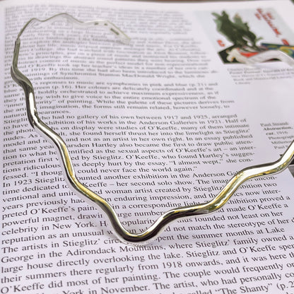 Sterling Silver Wavy V-Shape Open Neck Wire Collar Necklace