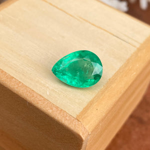 Colombian Pear Shape Loose Emerald 3.77 CT - Legacy Saint Jewelry