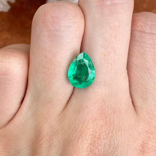 Colombian Pear Shape Loose Emerald 3.77 CT - Legacy Saint Jewelry