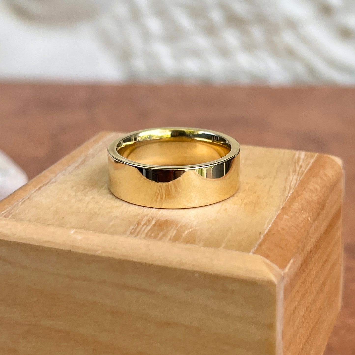 18KT Yellow Gold Flat 6mm Comfort Fit Wedding Cigar Band Ring