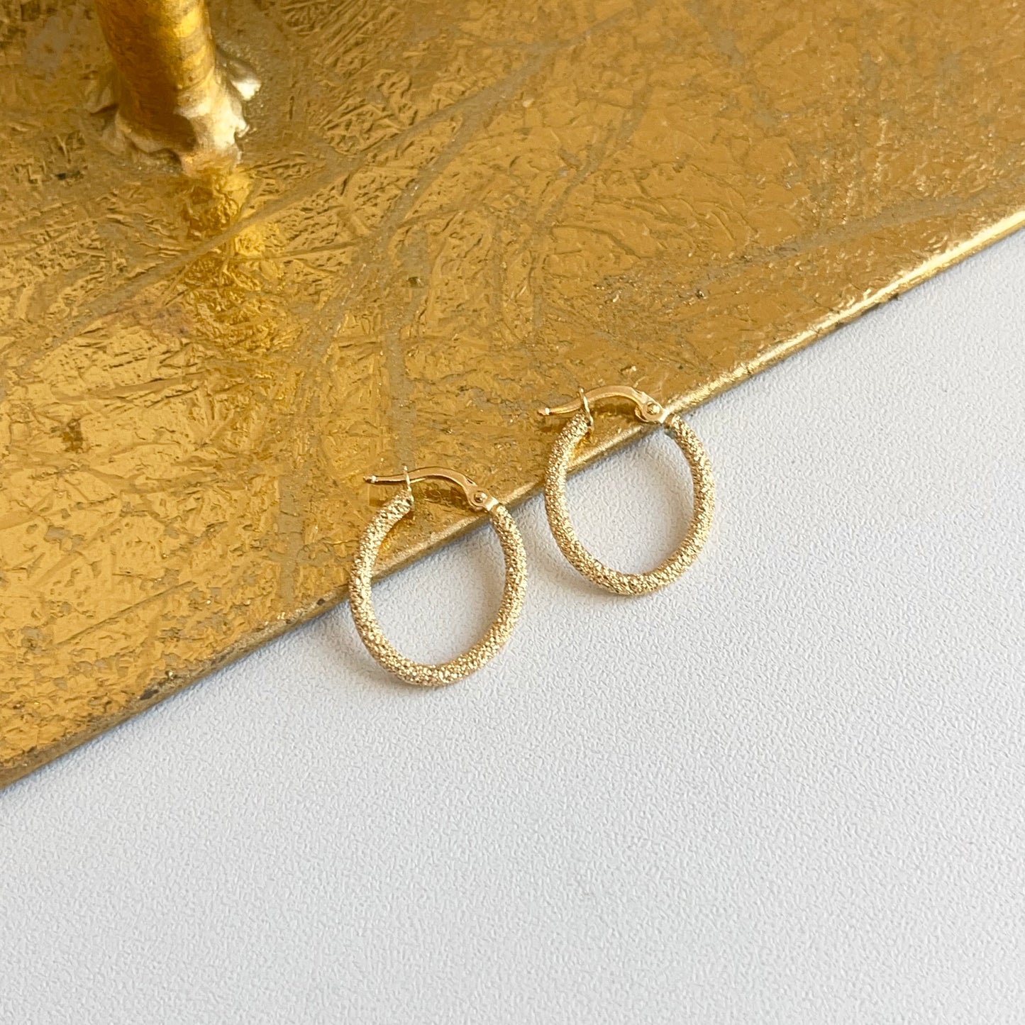 14KT Yellow Gold Textured Matte Oval Hoop Earrings 18mm