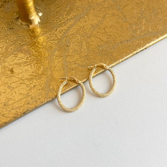 14KT Yellow Gold Textured Matte Oval Hoop Earrings 18mm