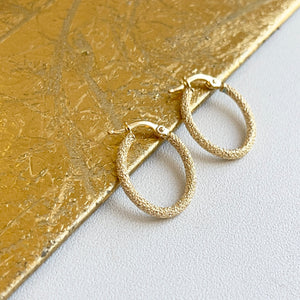 14KT Yellow Gold Textured Matte Oval Hoop Earrings 18mm