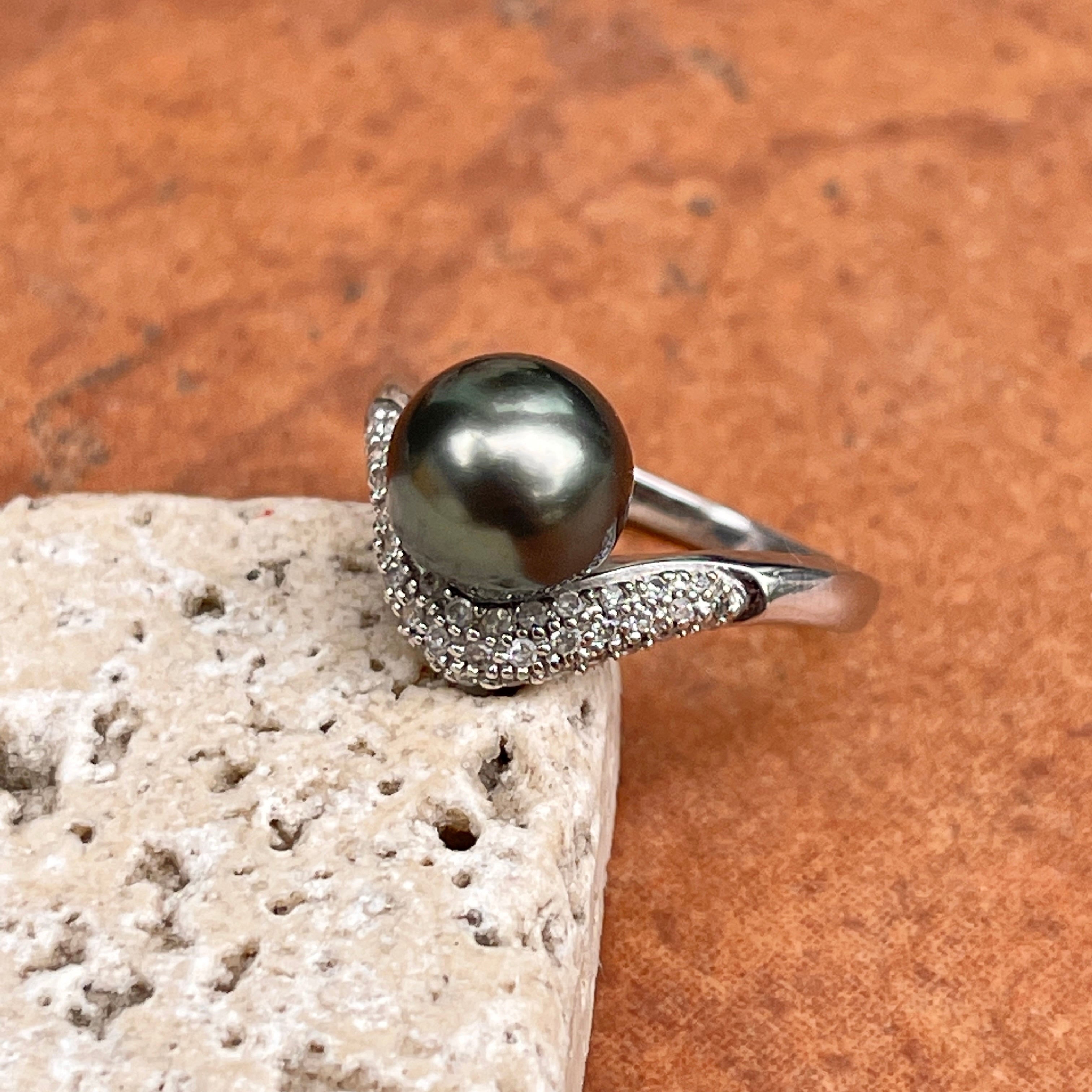 Maile Leaf Tahitian Black Pearl Ring in Yellow Gold with Diamonds – Maui  Divers Jewelry