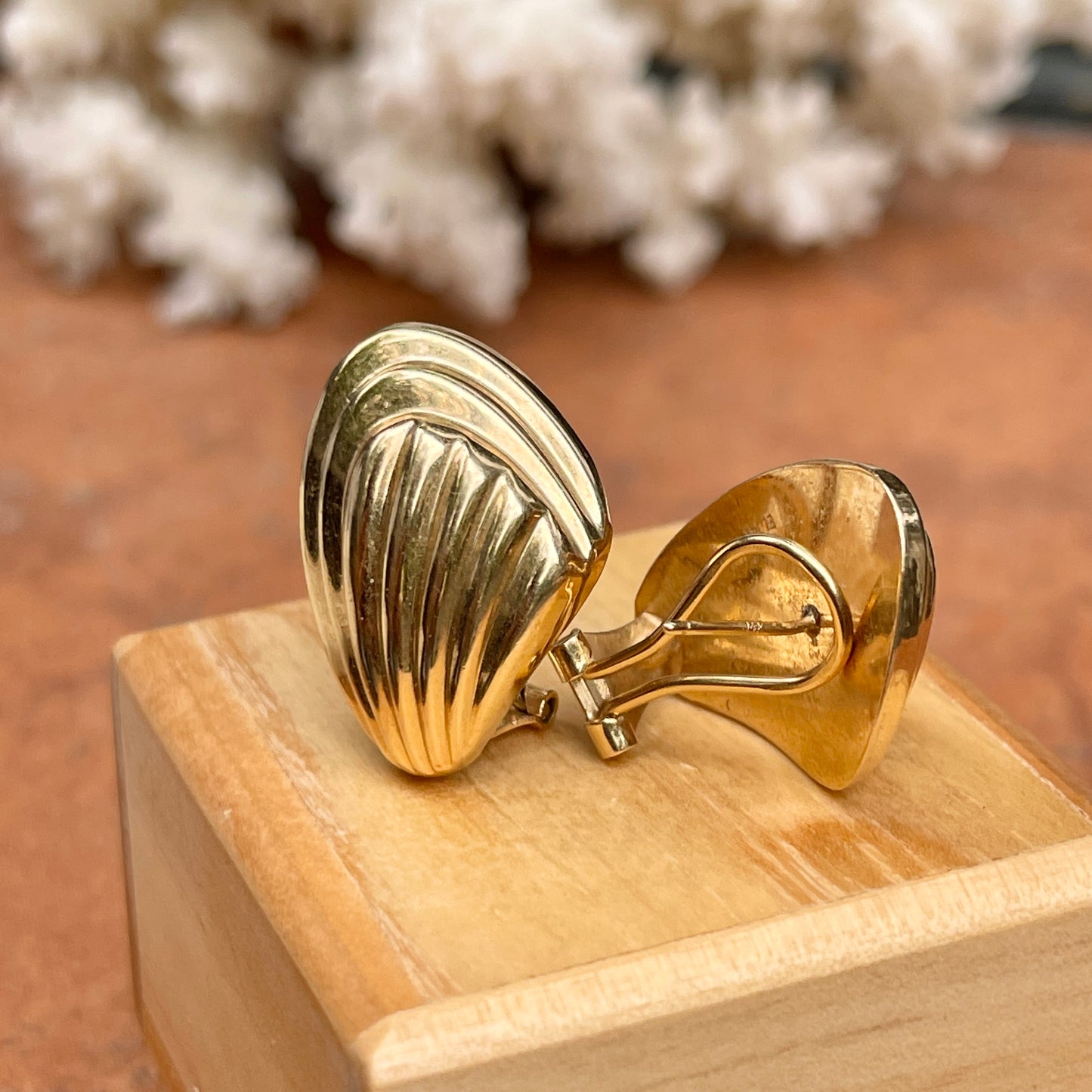 Estate 14KT Yellow Gold Ribbed Shell Shape Omega Earrings