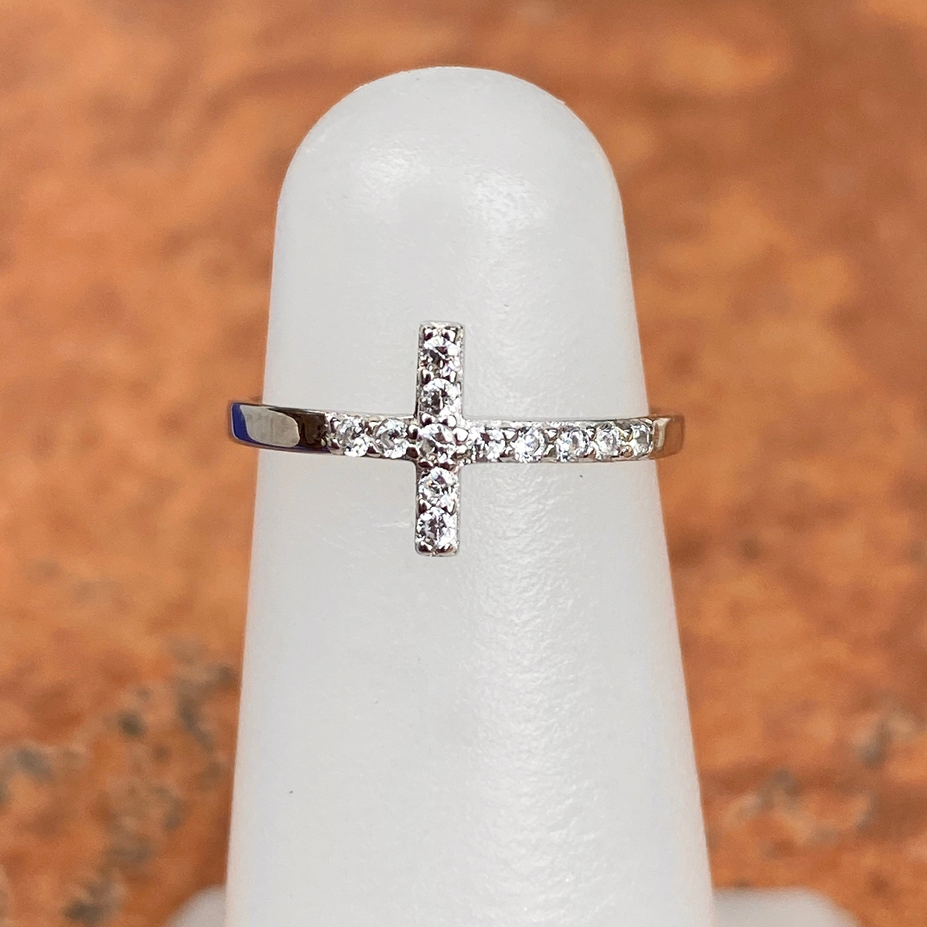 Horizontal cross online ring