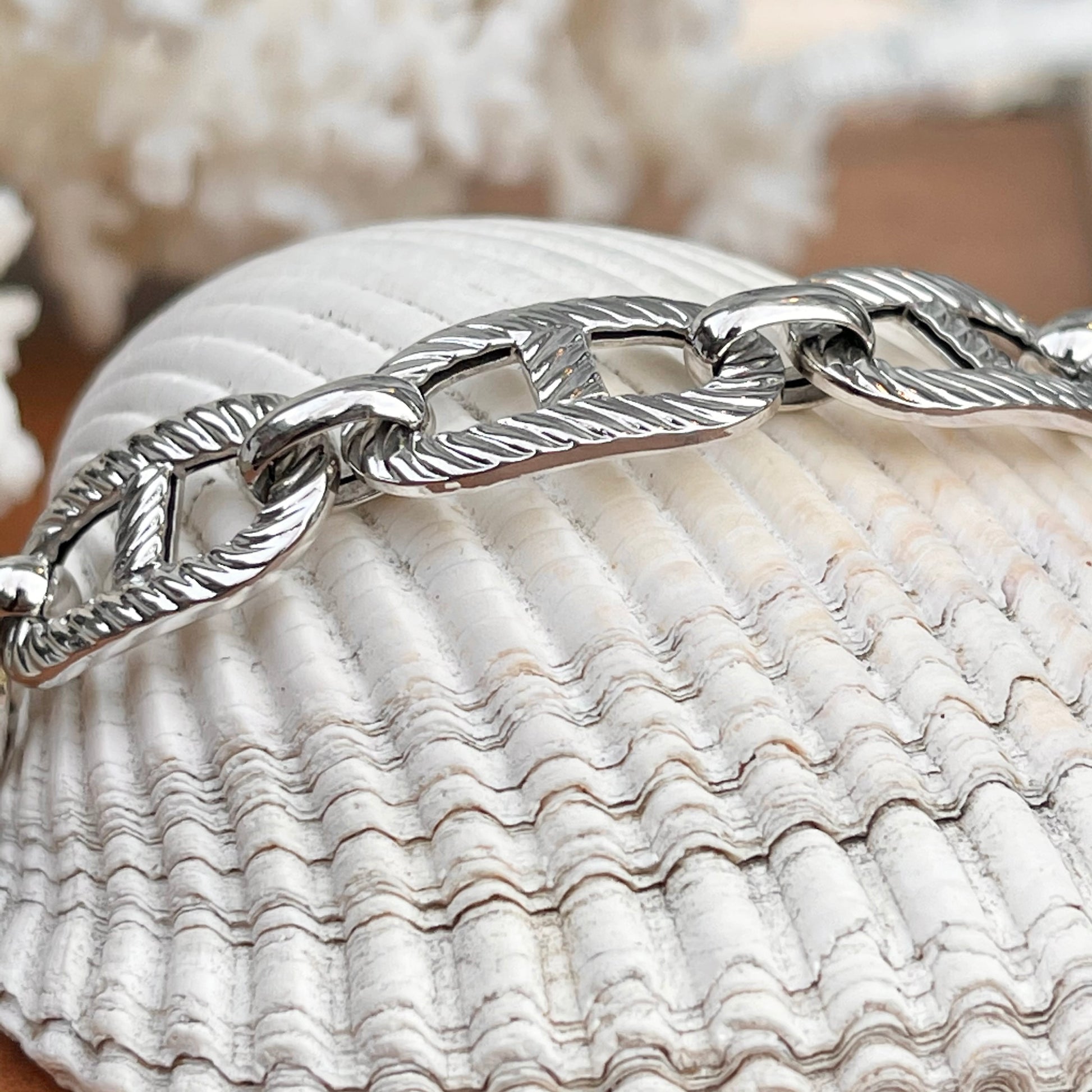 Estate 14KT White Gold Open Textured + Polished Style Links Design Bracelet - Legacy Saint Jewelry