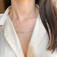 Load image into Gallery viewer, 14KT Yellow Gold + White Rhodium Reversible Omega Collar Necklace 20&quot;/ 3mm