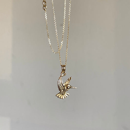 14KT Yellow Gold Flying Hummingbird Pendant Chain Necklace