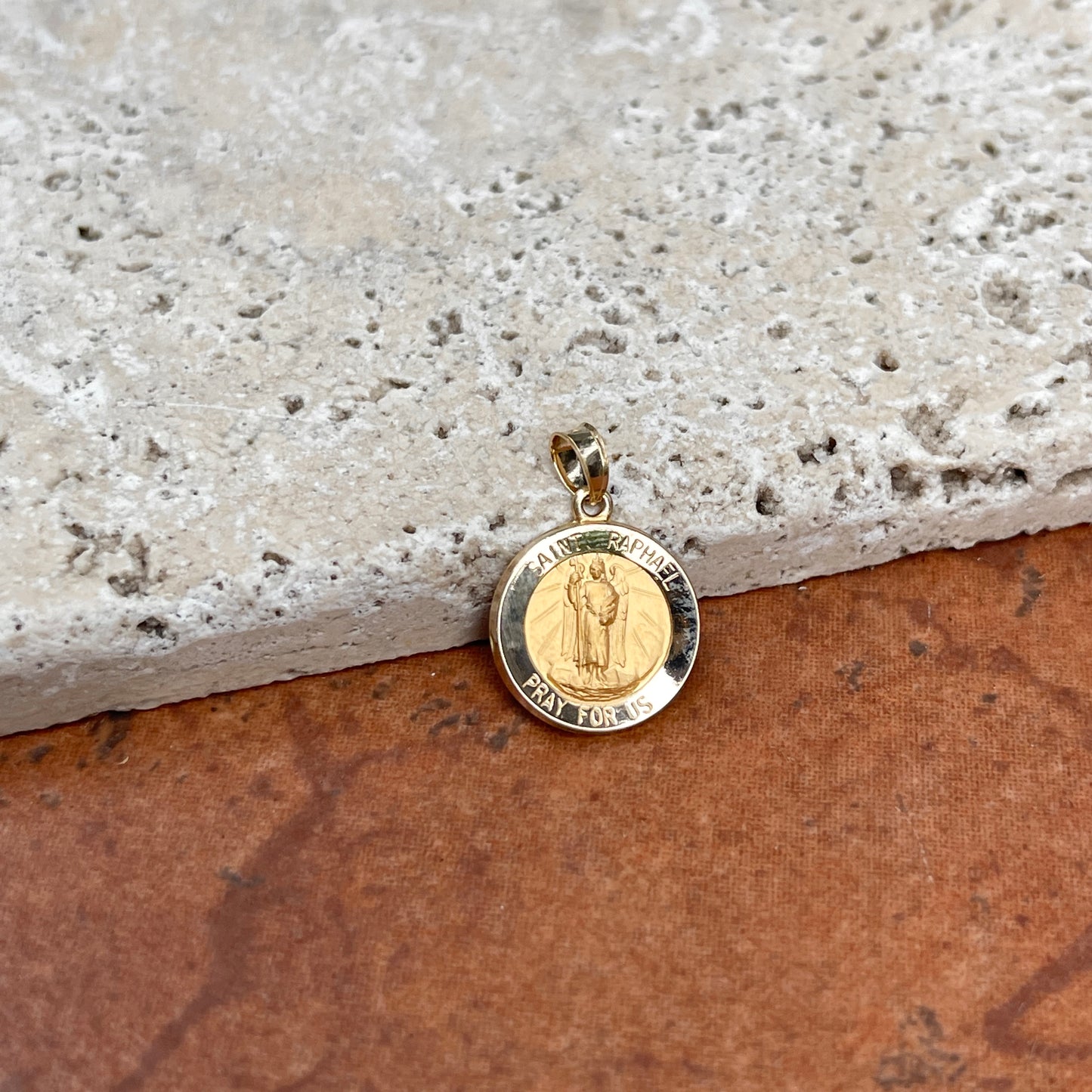 14KT Yellow Gold St Raphael Round Medal Pendant Charm 16mm