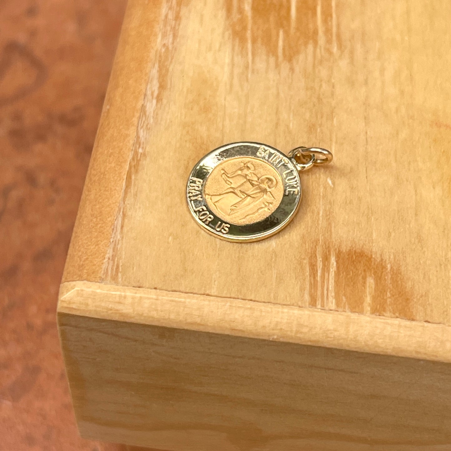 14KT Yellow Gold Saint Luke Round Medal Pendant Charm 12mm