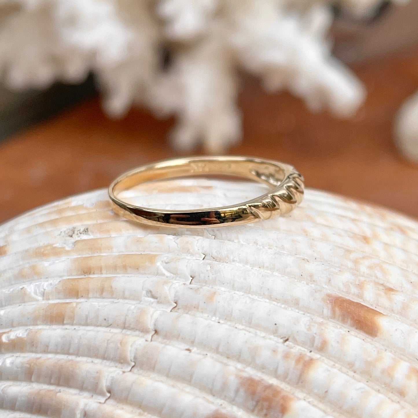 14KT Yellow Gold Polished Thin Croissant Dome Band Ring