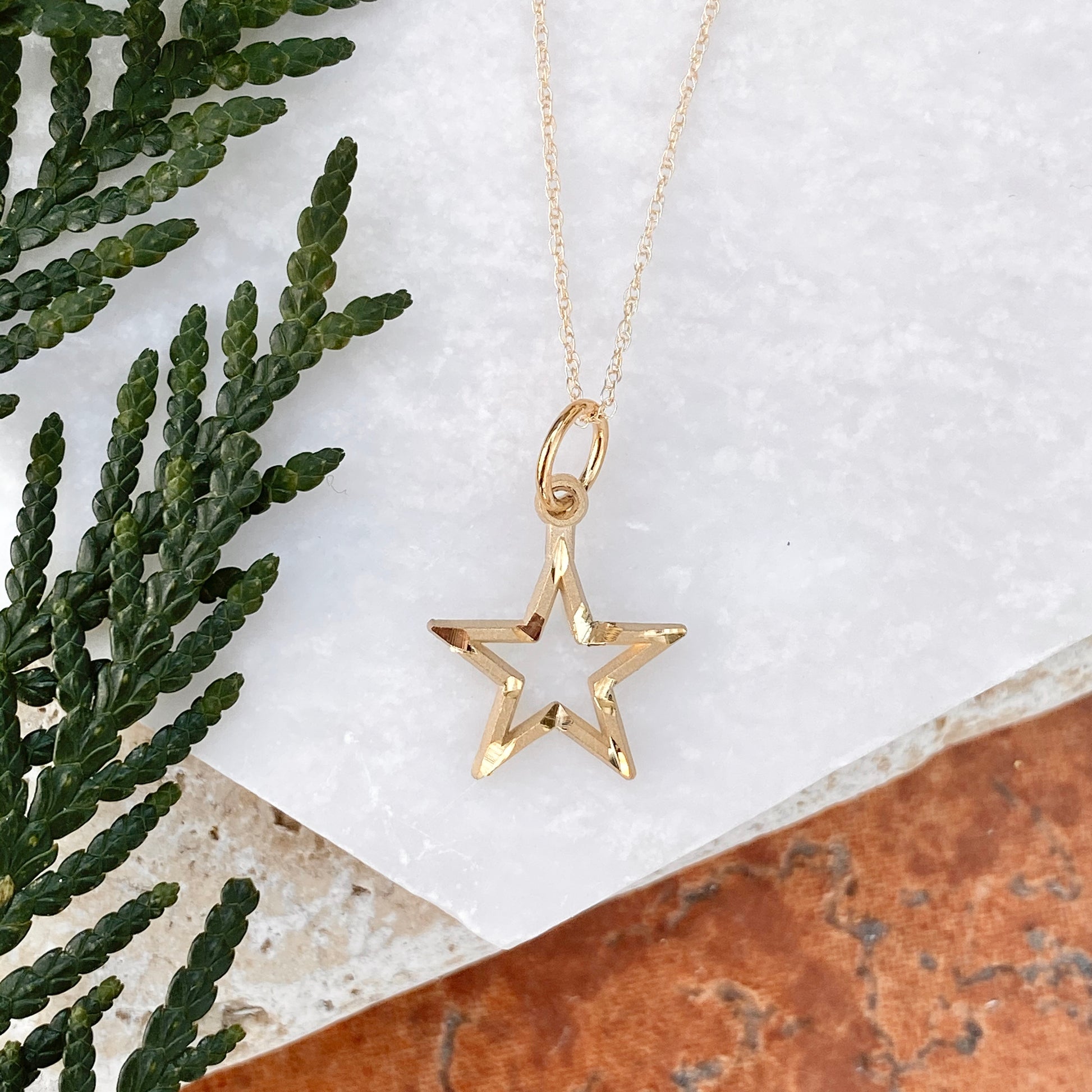 10KT Yellow Gold Diamond-Cut Star Pendant Chain Necklace – LSJ