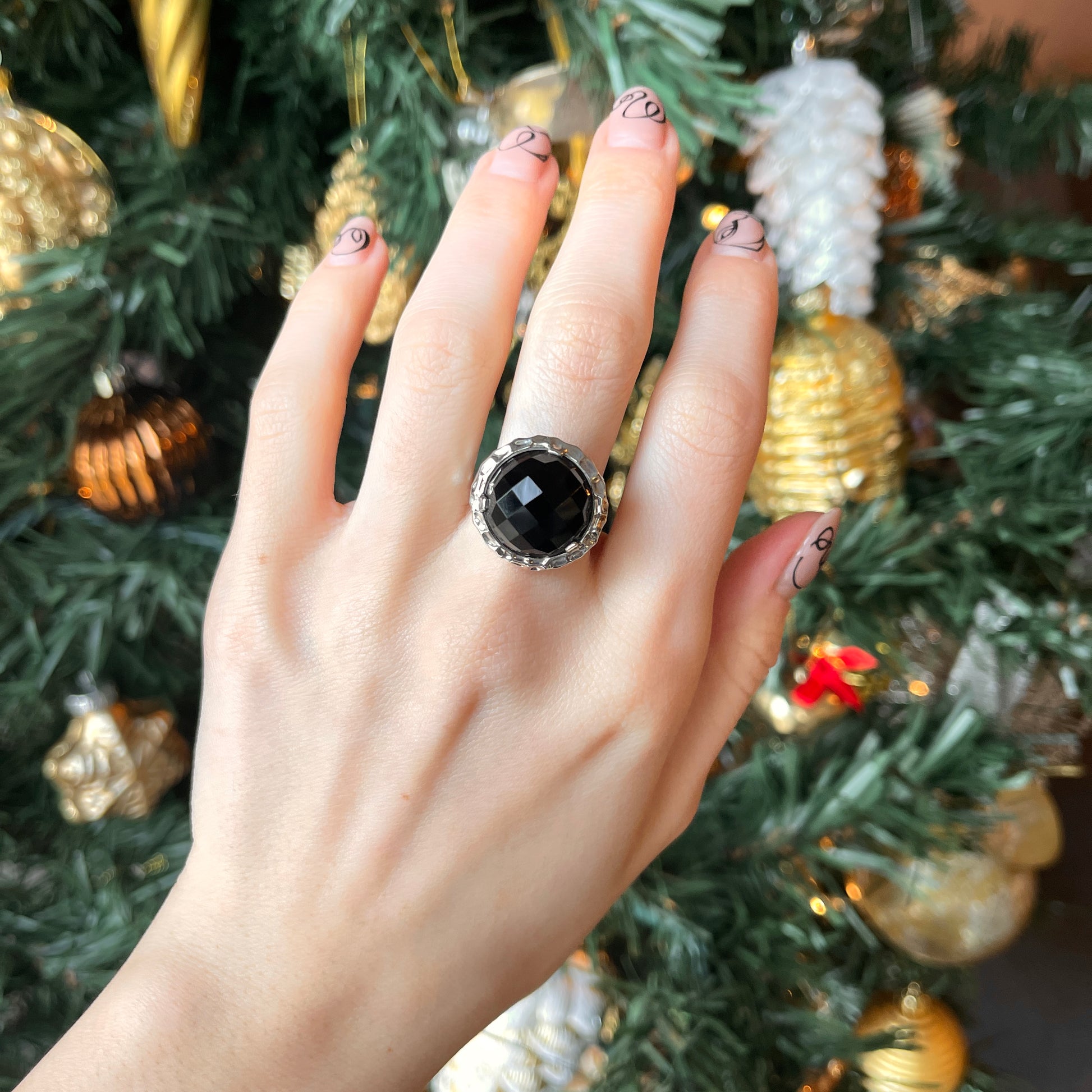 Sterling Silver Genuine Round 9.8 CT Black Onyx Hammered Ring - LSJ