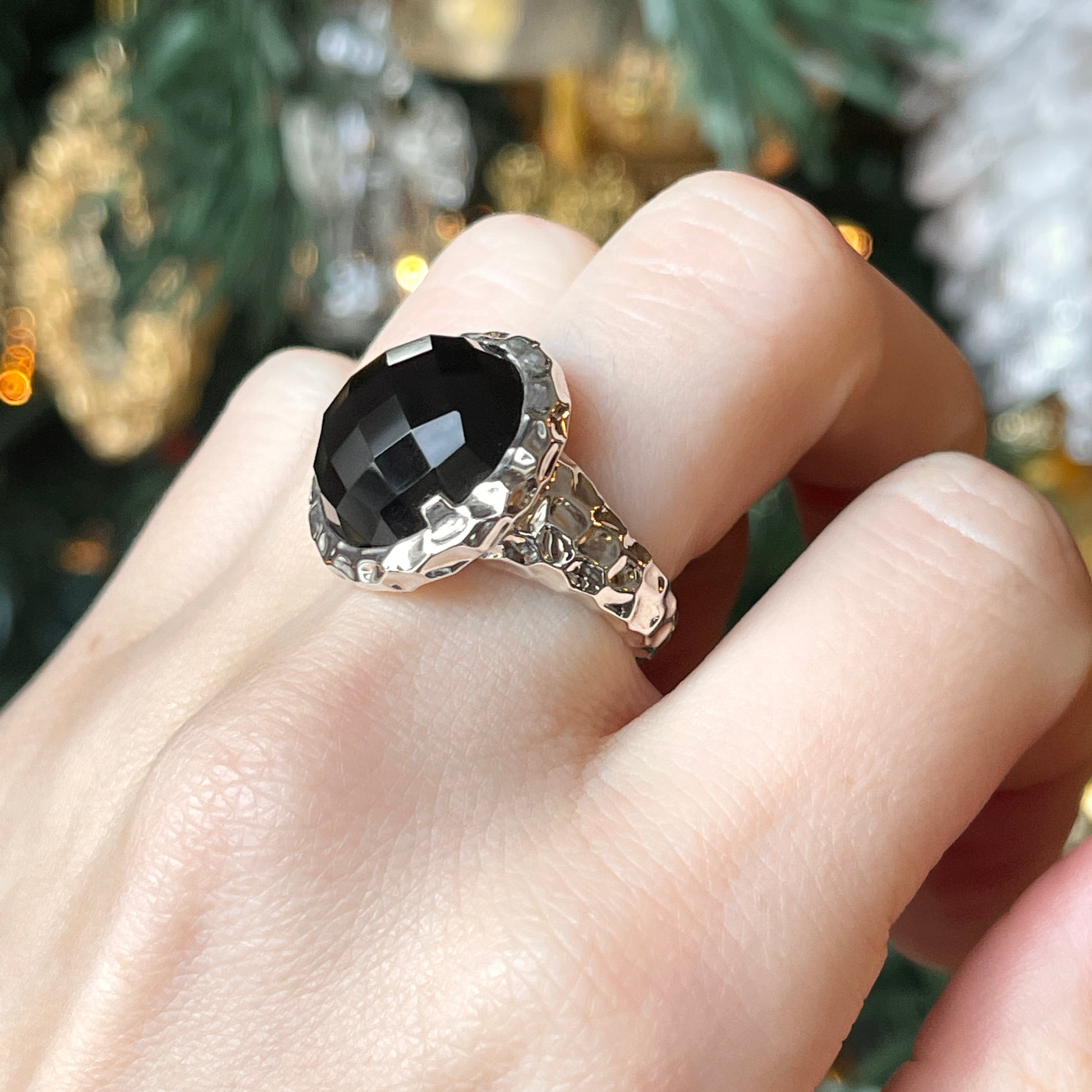 Sterling Silver Genuine Round 9.8 CT Black Onyx Hammered Ring - LSJ