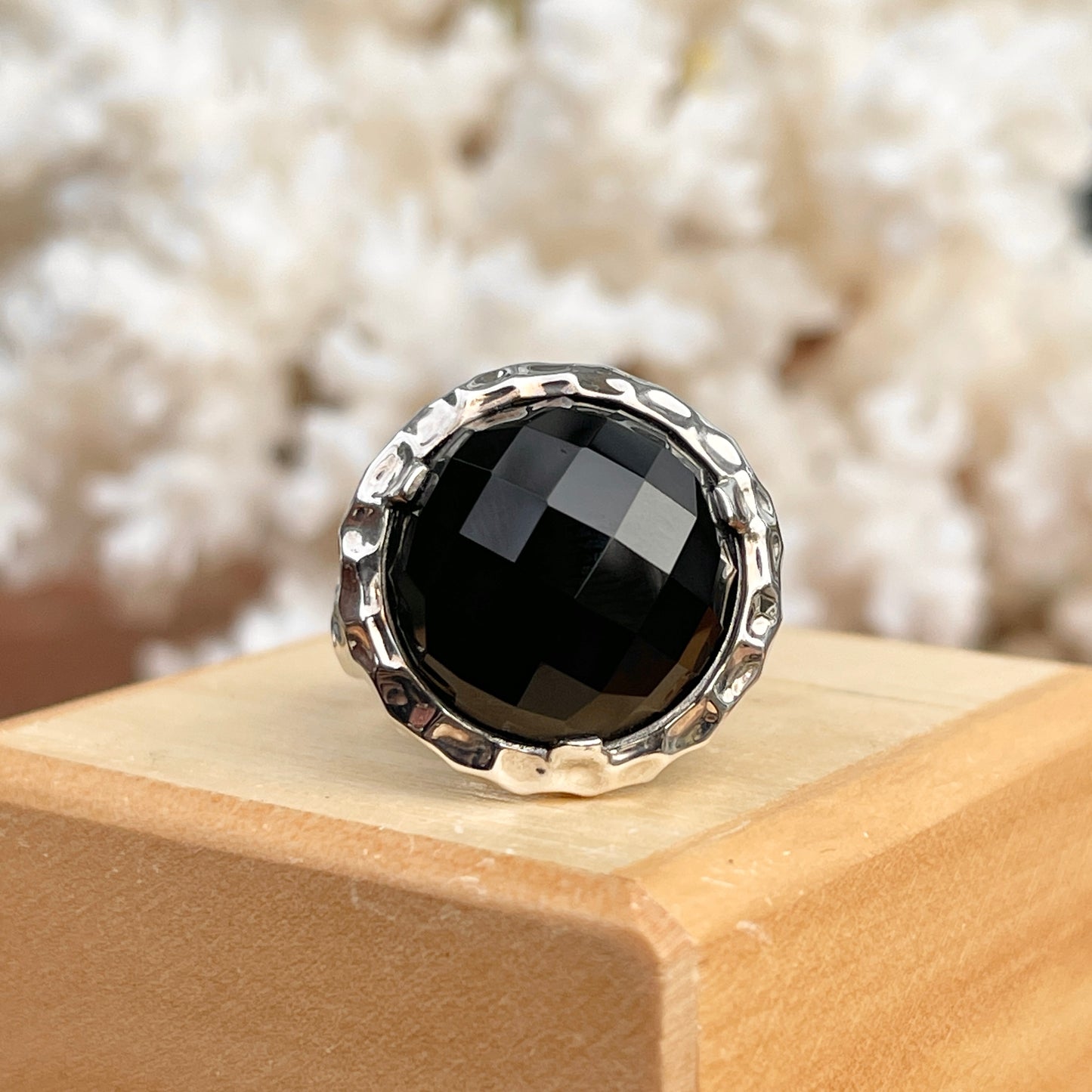Sterling Silver Genuine Round 9.8 CT Black Onyx Hammered Ring - LSJ