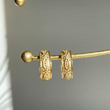 Load image into Gallery viewer, Estate 14KT Yellow Gold Etruscan Byzantine Design Oval Hoop Earrings