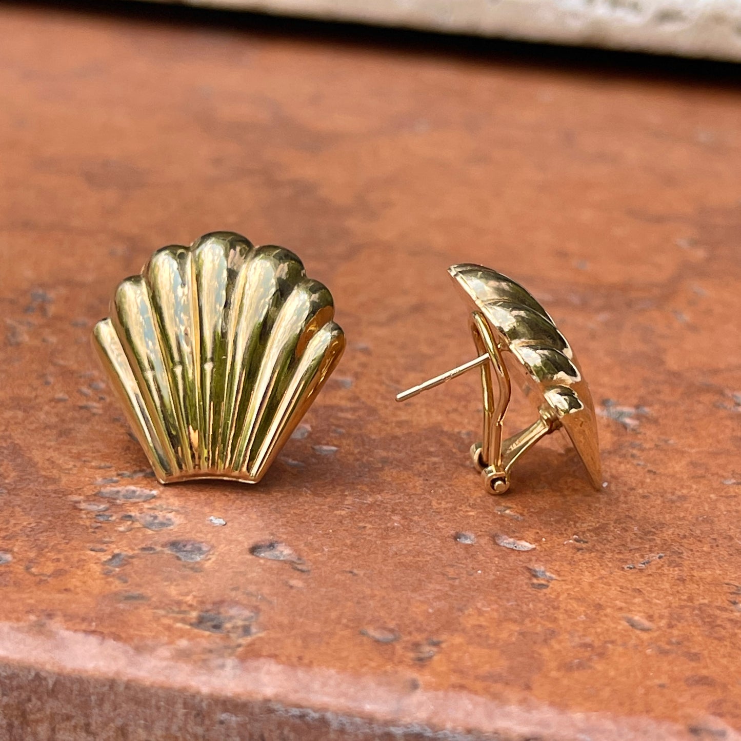 Estate 14KT Yellow Gold Ribbed Shell Omega Back Earrings