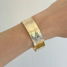 Load image into Gallery viewer, 14KT Yellow Gold Hammered Cuff Bangle Bracelet 19mm