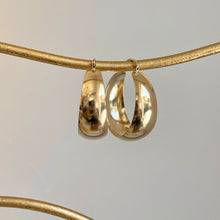 Load image into Gallery viewer, 10KT Yellow Gold Chunky Tapered Round Hoop Earrings 27mm