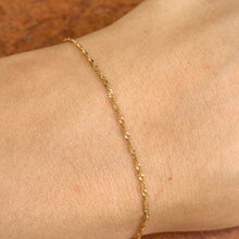 Load image into Gallery viewer, 10KT Yellow Gold 1.1mm Singapore Link Thin Chain Bracelet 7&quot;