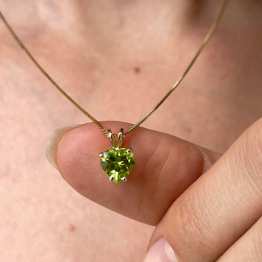 14KT Yellow Gold 7mm Heart Peridot Pendant Slide