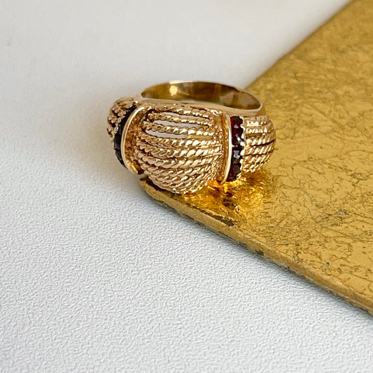 Estate 14KT Yellow Gold Rope Twist Garnet Etruscan Ring