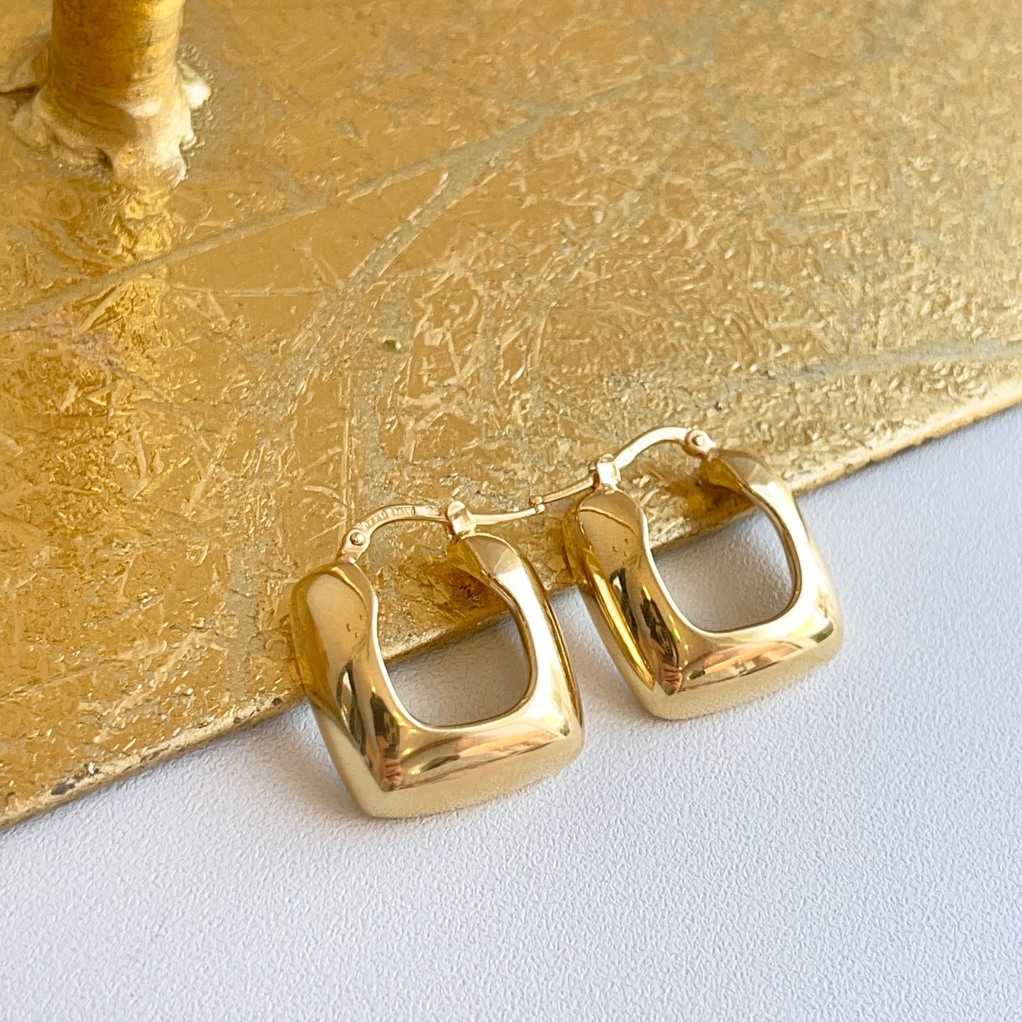 14KT Yellow Gold Squared Hoop Earrings 20mm