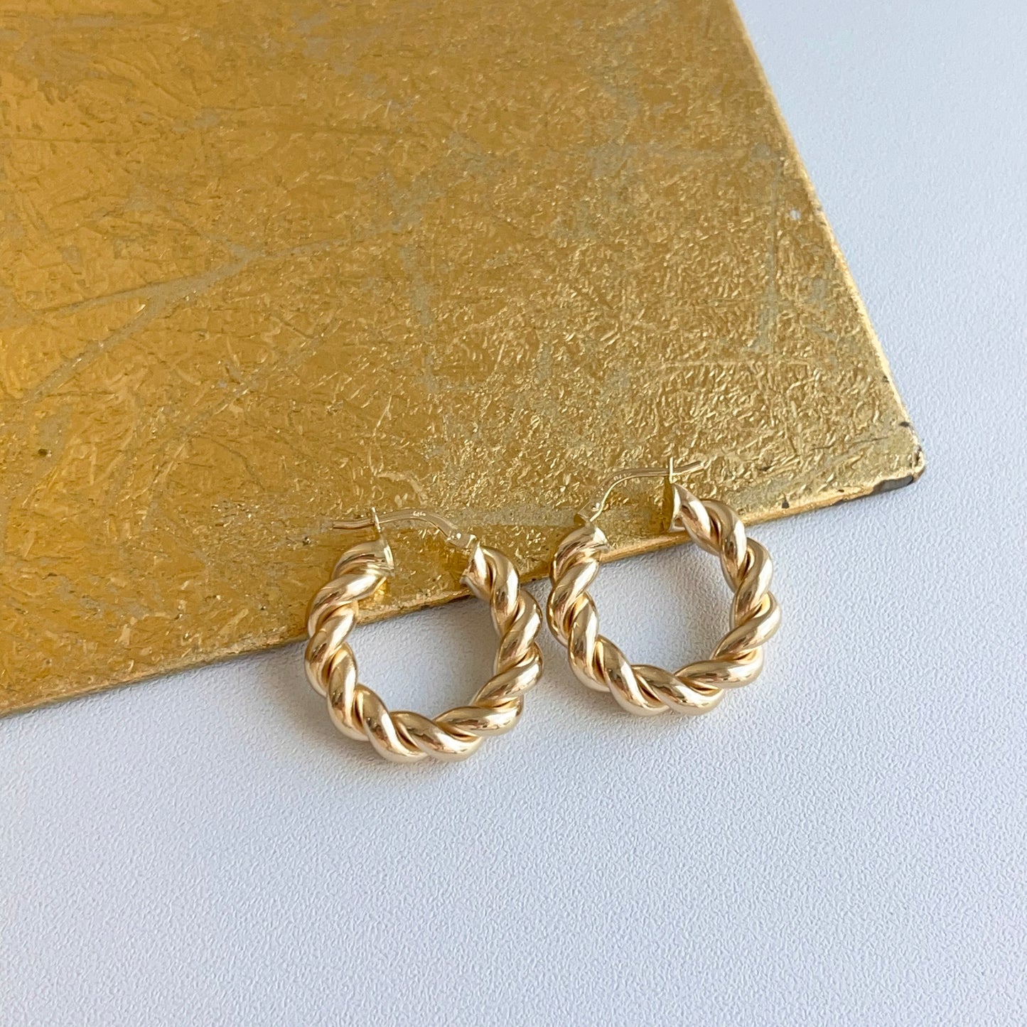 10KT Yellow Gold Twisted Tube Round Hoop Earrings 24mm