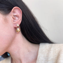Load image into Gallery viewer, 14KT Yellow Gold Hammered Disc Drop Earrings