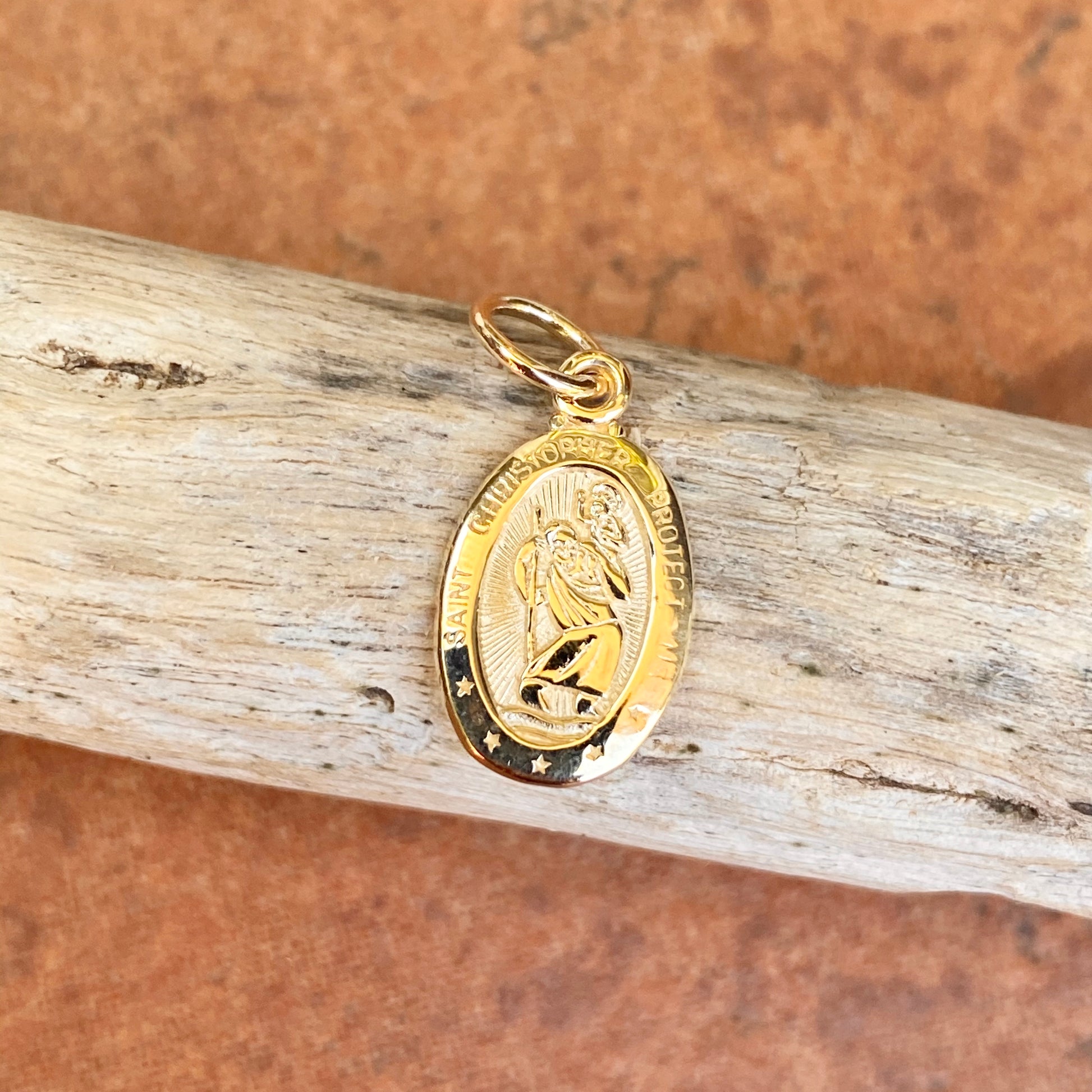 10KT Yellow Gold Polished Oval Christopher Medal Pendant 20mm