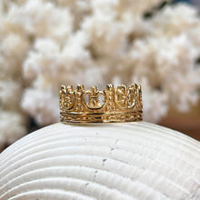 Load image into Gallery viewer, 14KT Yellow Gold Fleur de Lis Crown Band Ring