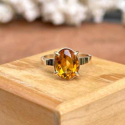 Estate 14KT Yellow Gold Oval 1.25 CT Orange Garnet Ring