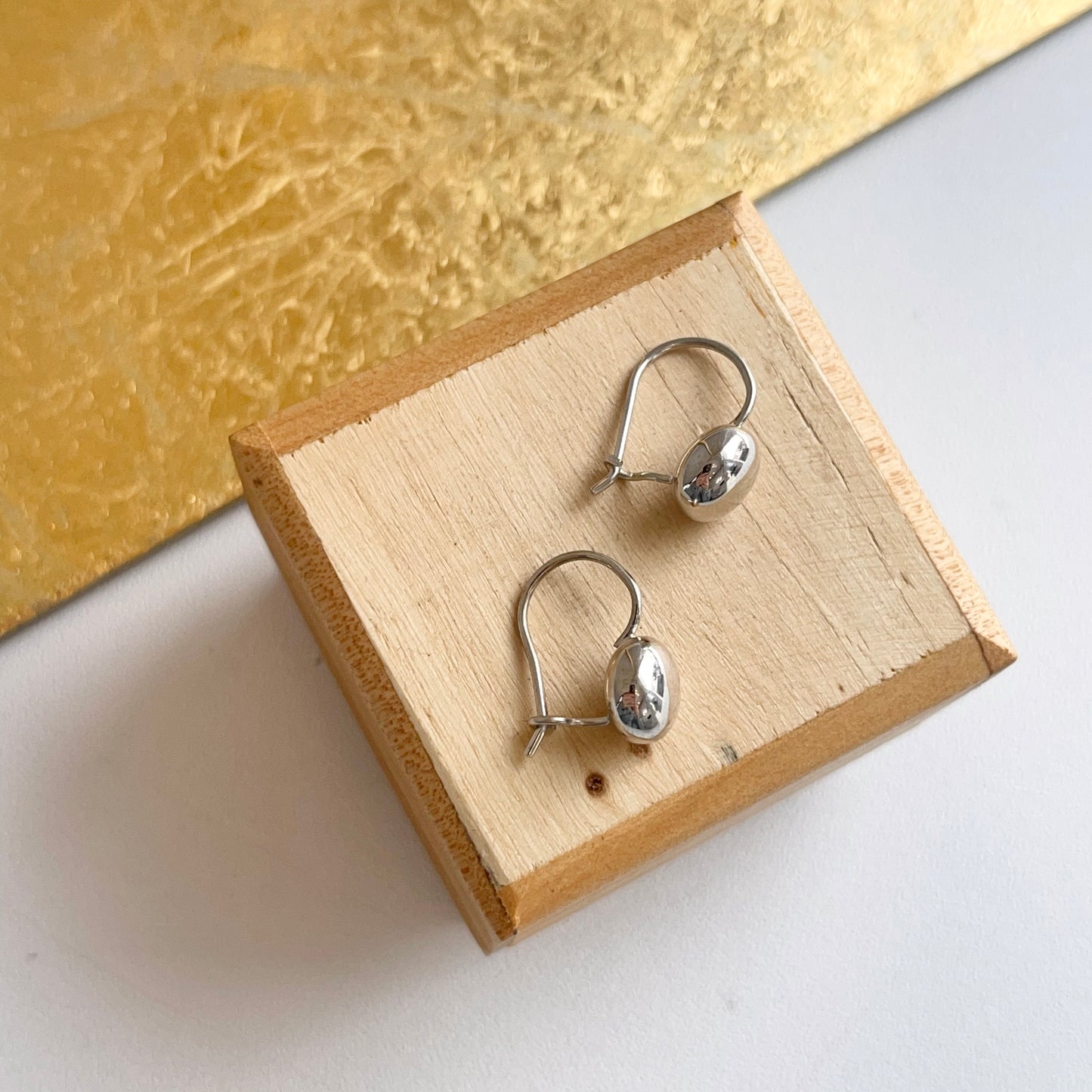 14KT White Gold 8mm Button Ball Kidney Wire Earrings