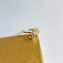 Load image into Gallery viewer, 14KT Yellow Gold Swirl Design Toe Ring