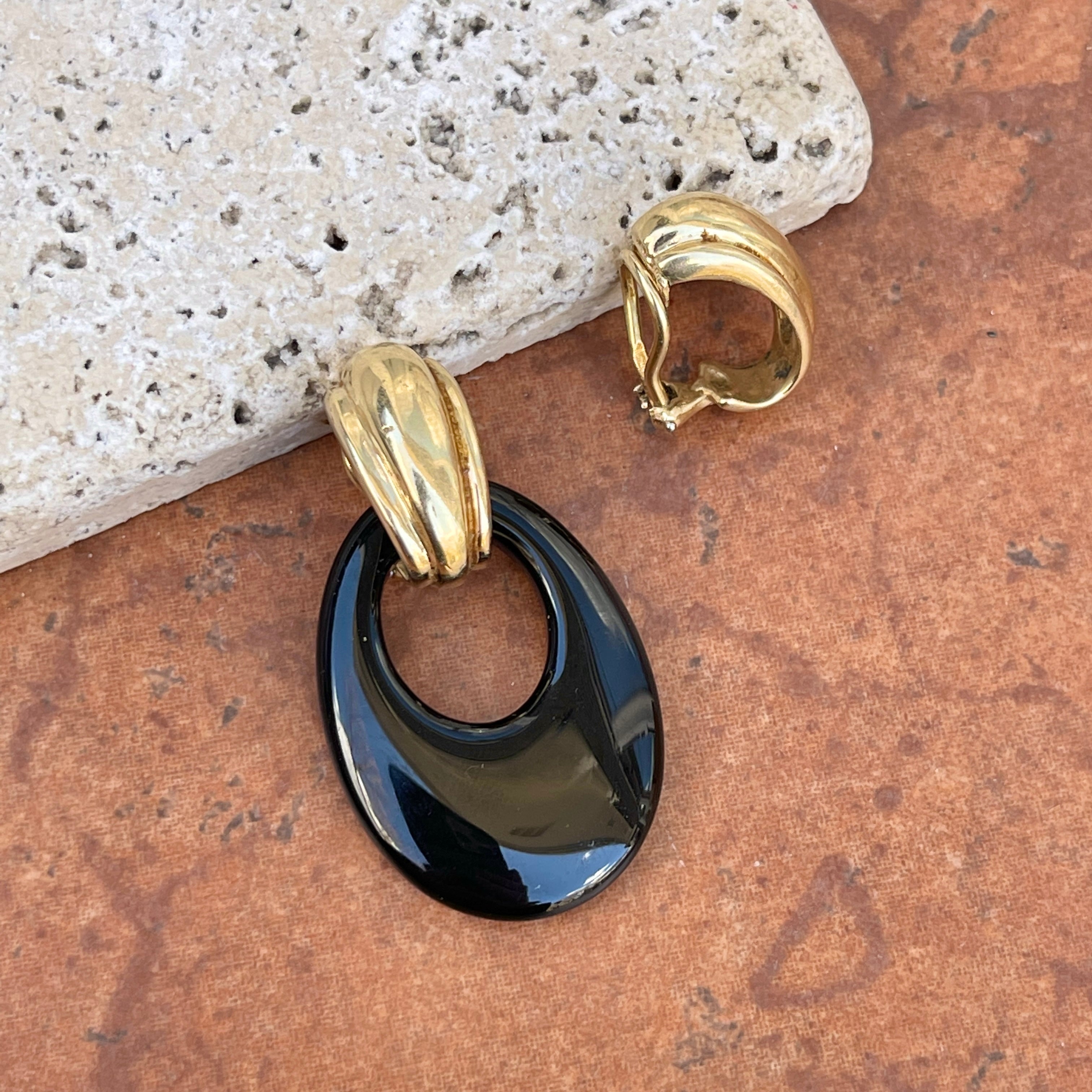 Quality Gold 14k Omega Clip Onyx Non-pierced Earrings H942 - Gilbert  Jewelers