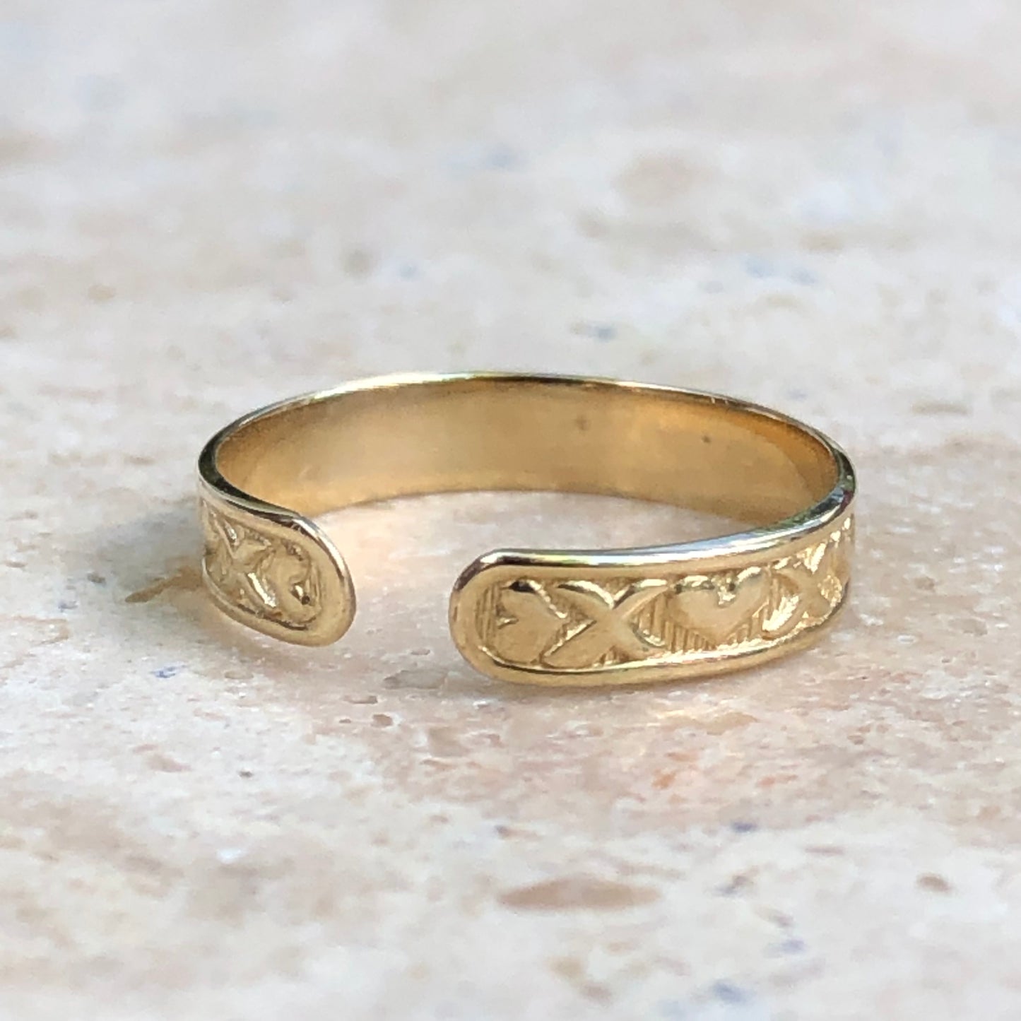 14KT Yellow Gold Patterned Hearts Toe Ring, 14KT Yellow Gold Patterned Hearts Toe Ring - Legacy Saint Jewelry