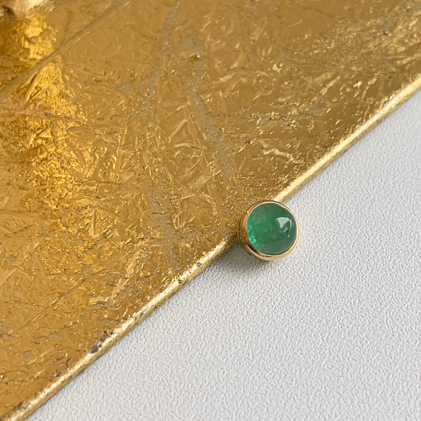 18KT Yellow Gold Round Bezel Emerald Pendant Slide