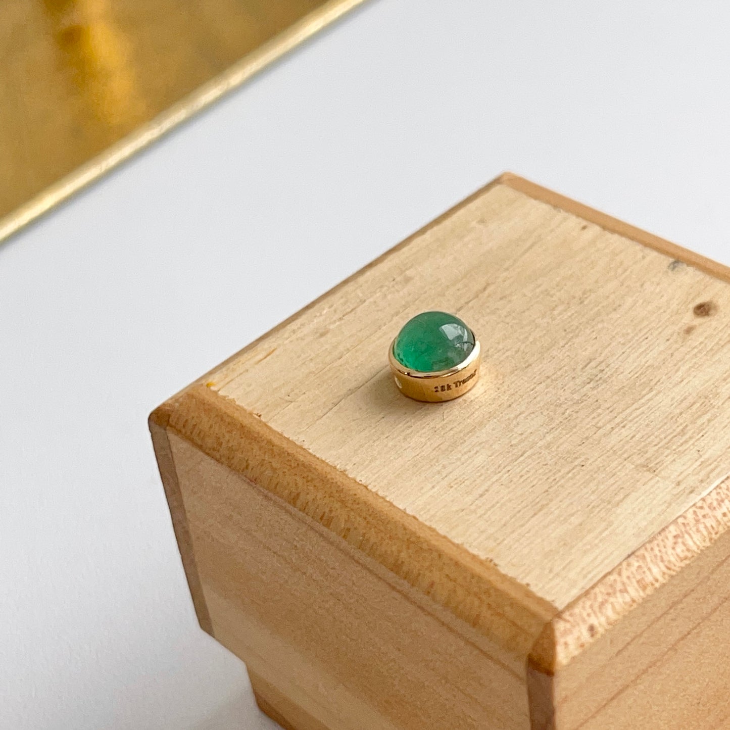 18KT Yellow Gold Round Bezel Emerald Pendant Slide