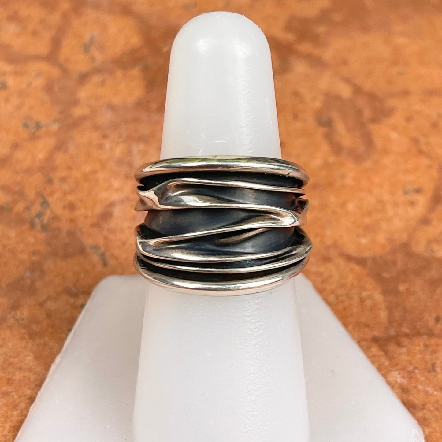 Sterling Silver Art Design Ridges Cigar Band Ring