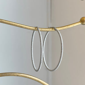 14KT White Gold Textured Tube Oval Hoop Earrings 46mm