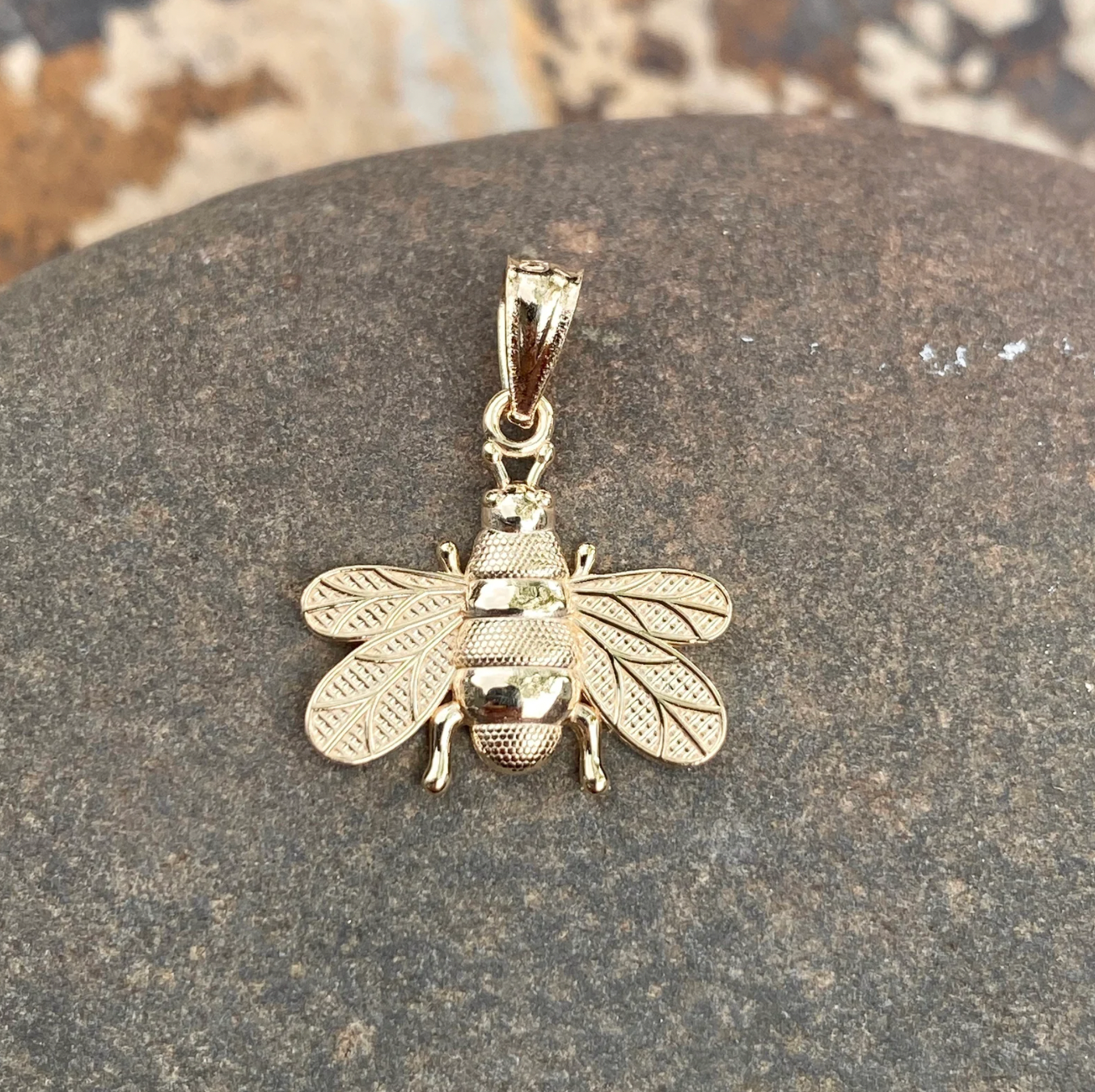 14KT Yellow Gold Detailed Bumble Bee Pendant Charm LSJ