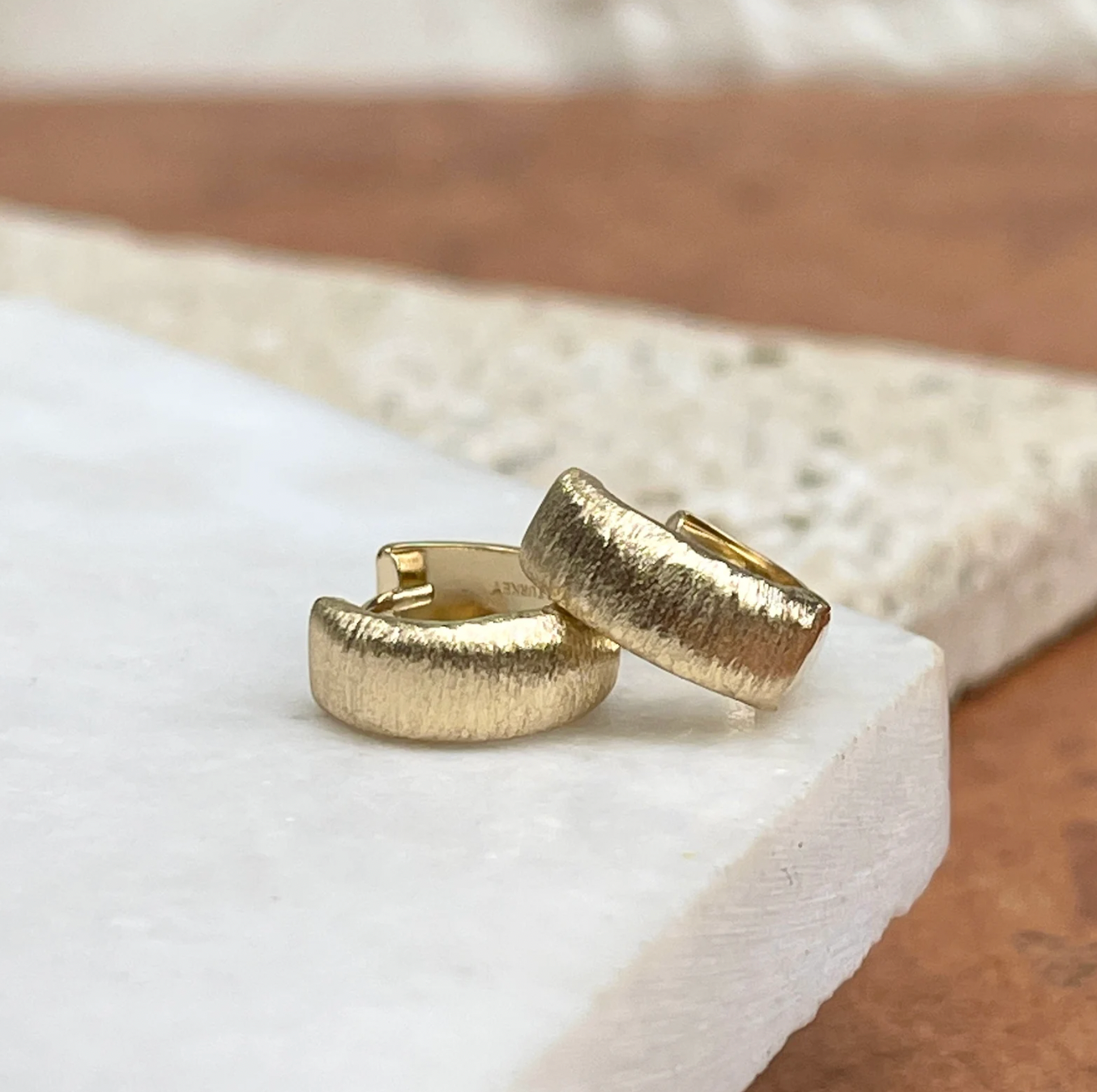14KT Yellow Gold Textured Hinged Huggie Hoop Earrings 13mm