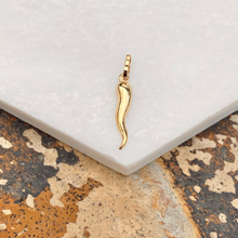 Load image into Gallery viewer, 14KT Yellow Gold 3D Italian Horn &quot;Cornicello&quot; Pendant Charm 20mm, 14KT Yellow Gold 3D Italian Horn &quot;Cornicello&quot; Pendant Charm 20mm - Legacy Saint Jewelry